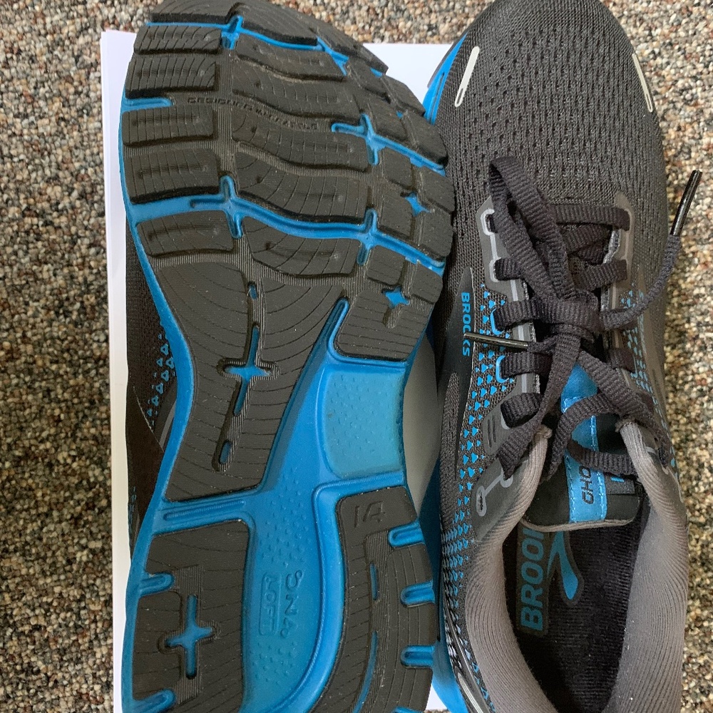 Brooks Ghost 14 mens sneakers size 8